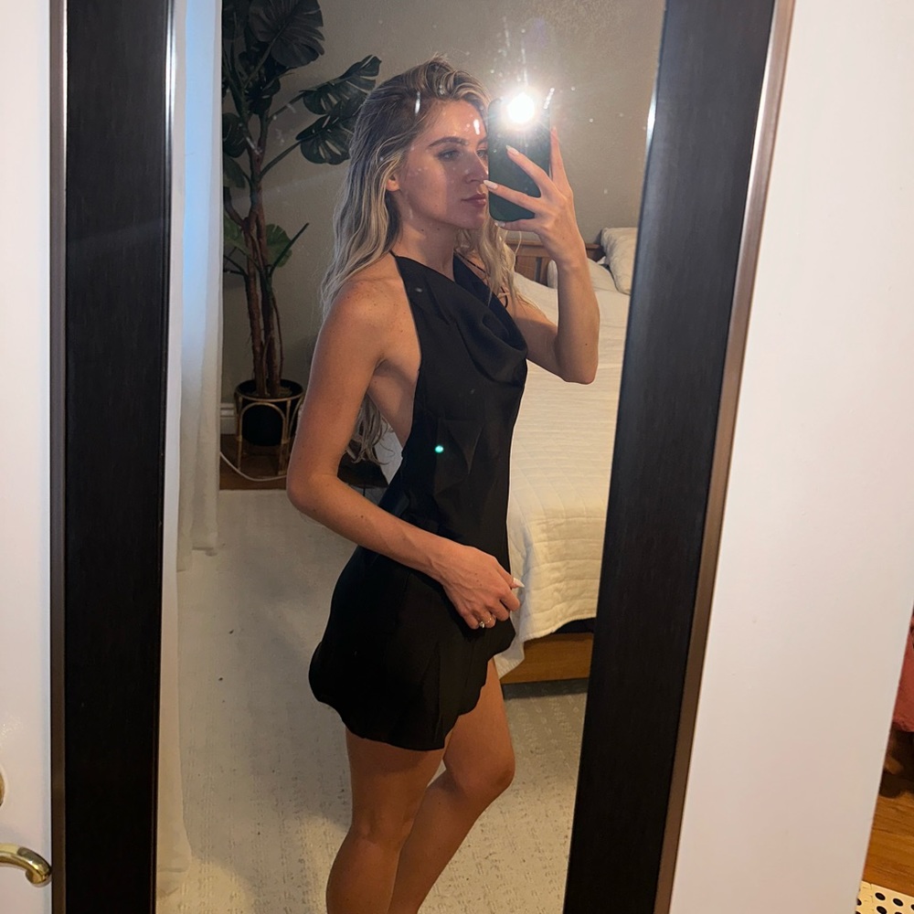 🌷Open back dress in size S - NEVER WORN🌷